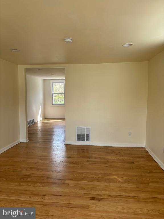 Building Photo - 970 Springfield Rd