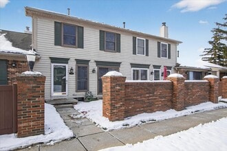 Building Photo - 41070 Southwind Dr