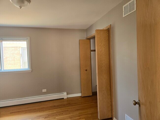 Foto del edificio - 5454 W Schubert Ave