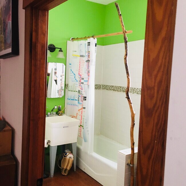 downstairs bathroom - 2315 S Leavitt St
