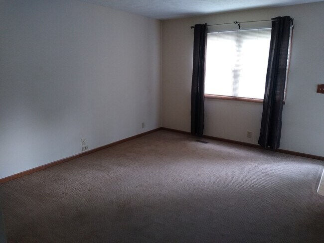 Living room - 3811 Keith Cir