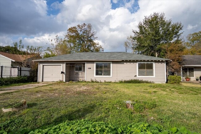 Foto del edificio - 5851 Southtown St