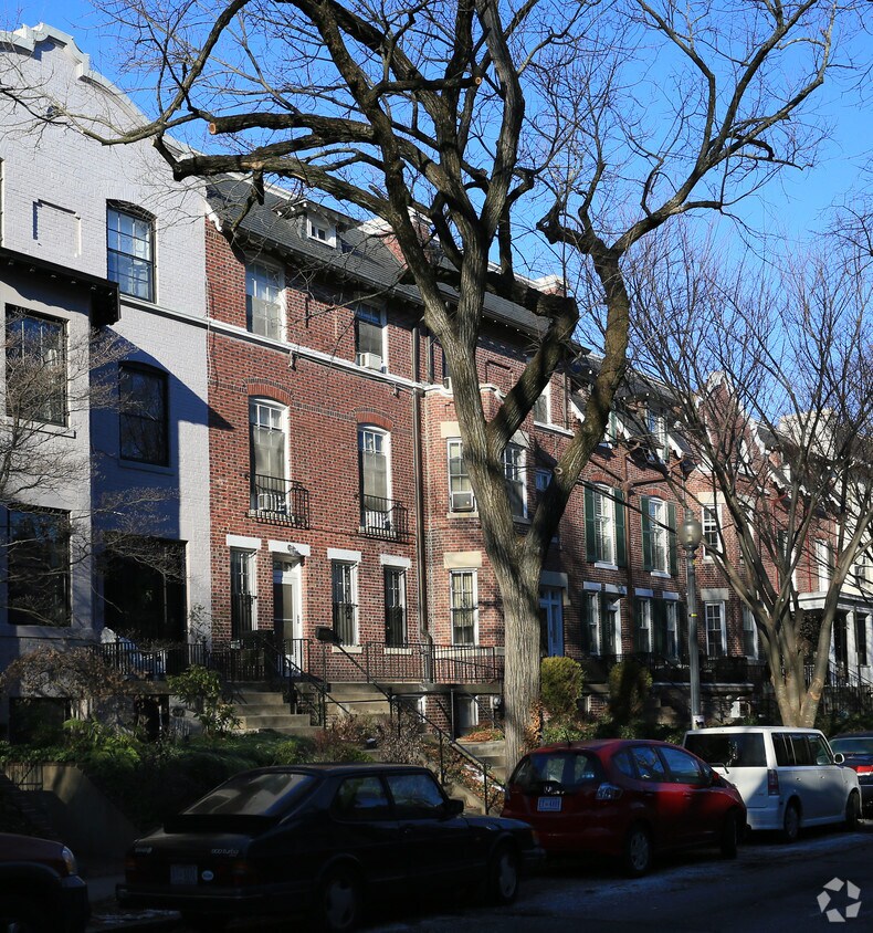 Building Photo - 2628-2630 Woodley Pl NW