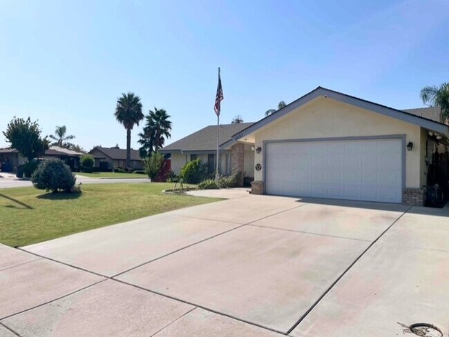 Foto del edificio - North West Bakersfield Home