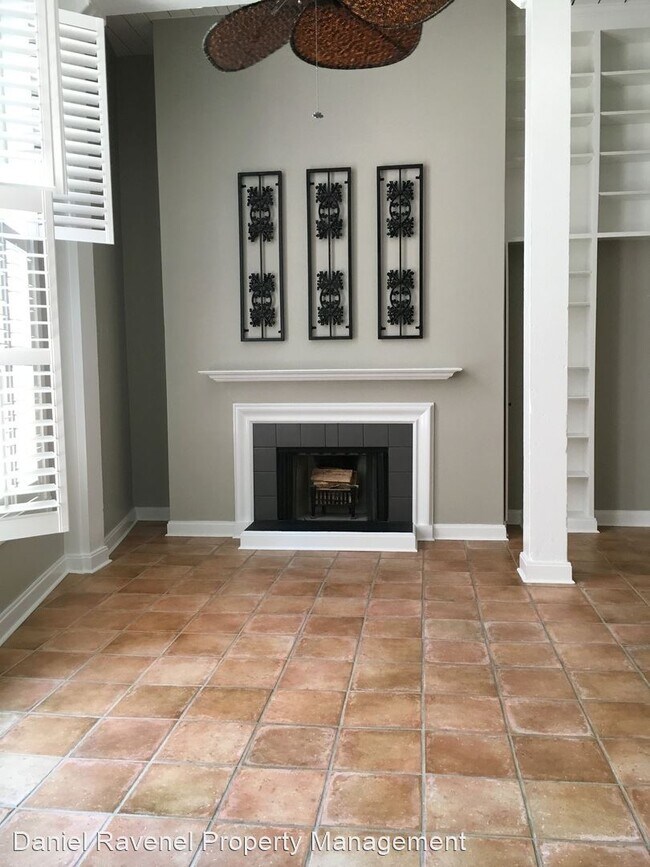 Building Photo - 2 br, 2 bath House - 109 East Bay Street 1-B