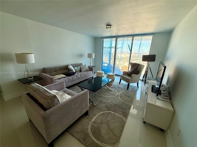 Foto del edificio - 2780 NE 183rd St