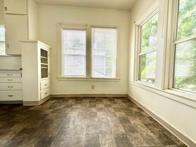 Foto del edificio - 644 W 4th St