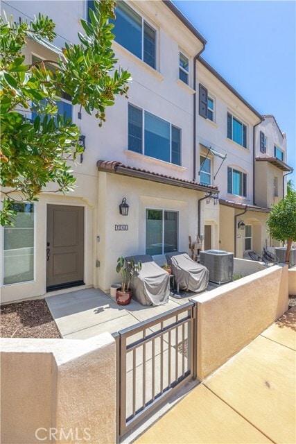 Building Photo - 1245 Oliva Ct
