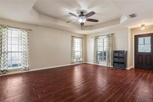 Foto del edificio - 4291 Poplar Dr