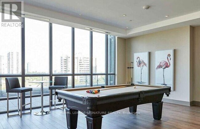 Photo du bâtiment - 3975 Grand Park Dr