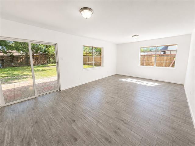 Foto del edificio - 2309 E Mitchell St