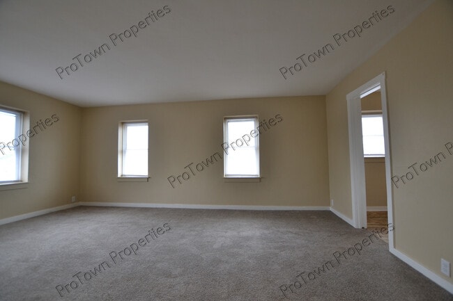 Foto del edificio - 120 E North St