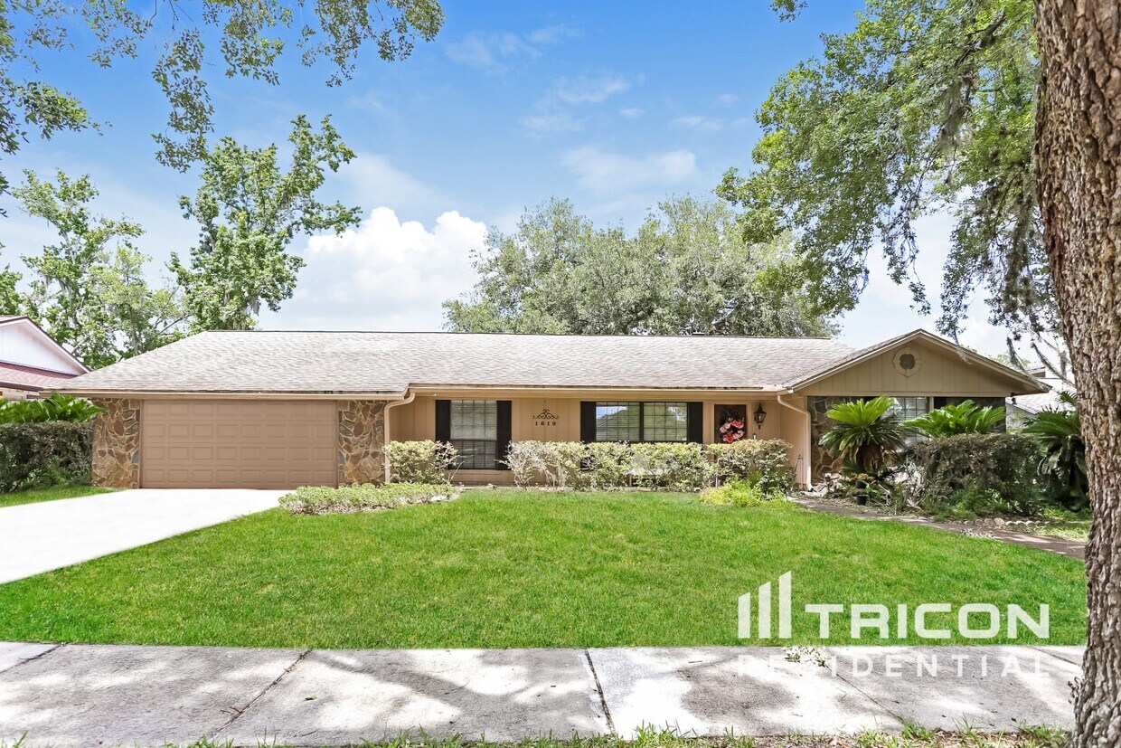 Foto principal - 1619 Village Way