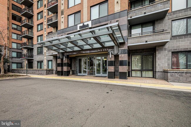 Building Photo - 2451 Midtown Ave