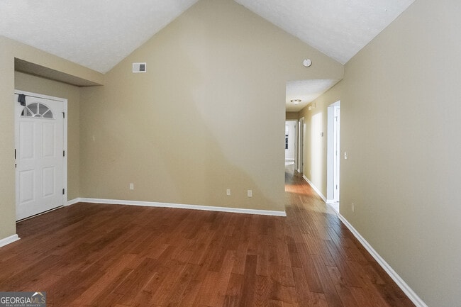 Building Photo - 175 Trinity Dr