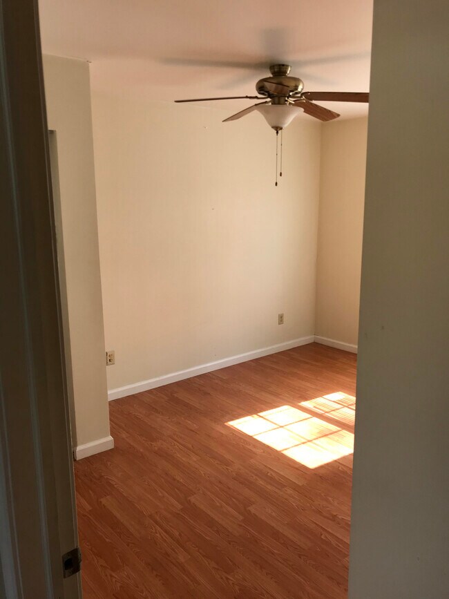 Foto del edificio - 9 - 13 E Verity St.