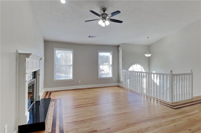 Building Photo - 3676 Victoria Dr