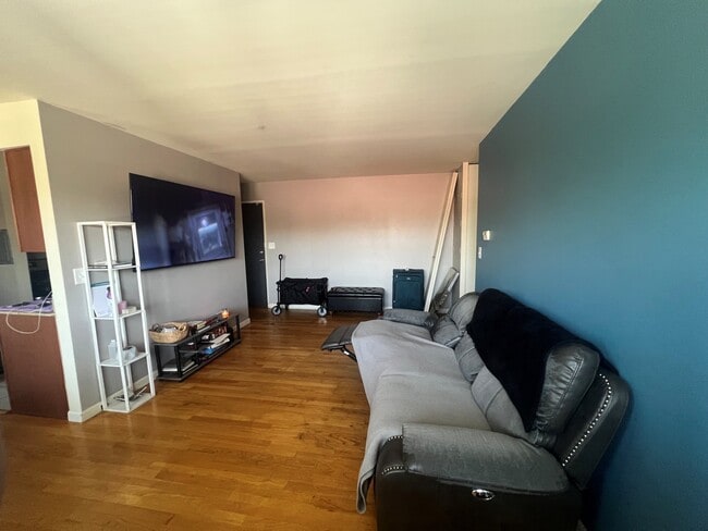 Living Room - Greenview Apartments