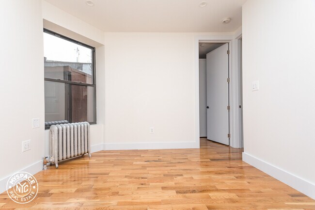 Foto del edificio - 722 Jefferson Ave