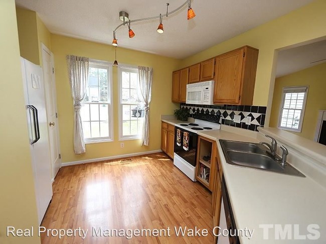 Foto del edificio - 107 Longhurst Ct