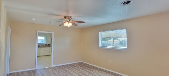 Building Photo - UPDATED HOME IN NORTH CLOVIS