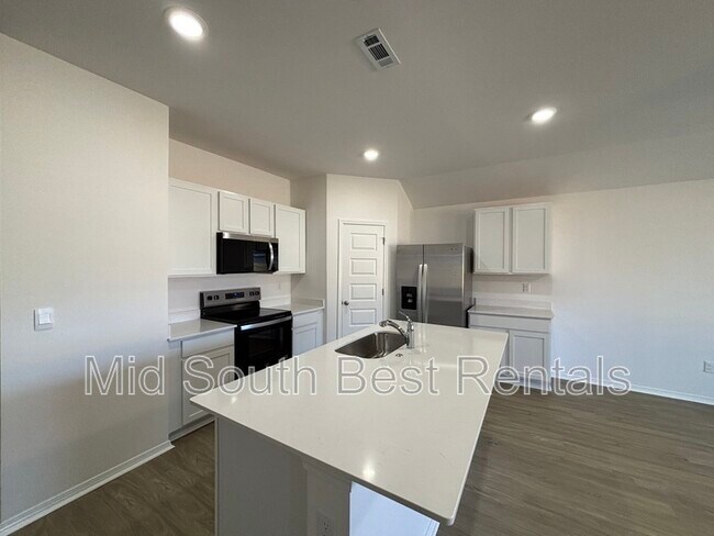 Foto del edificio - 6099 Meridian Dr