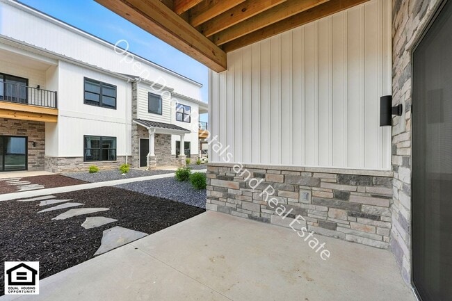 Building Photo - 1030 S Wayne St