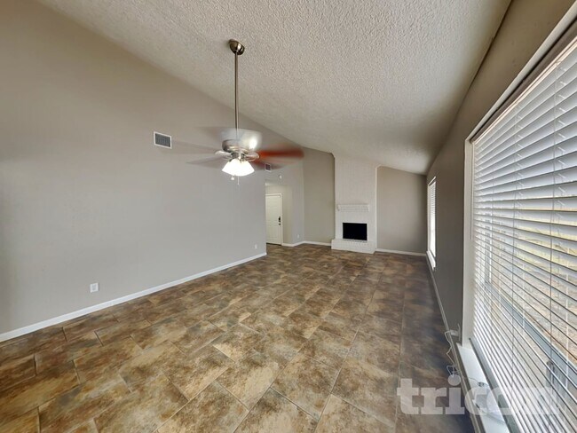 Foto del edificio - 16710 Forthbridge Ct