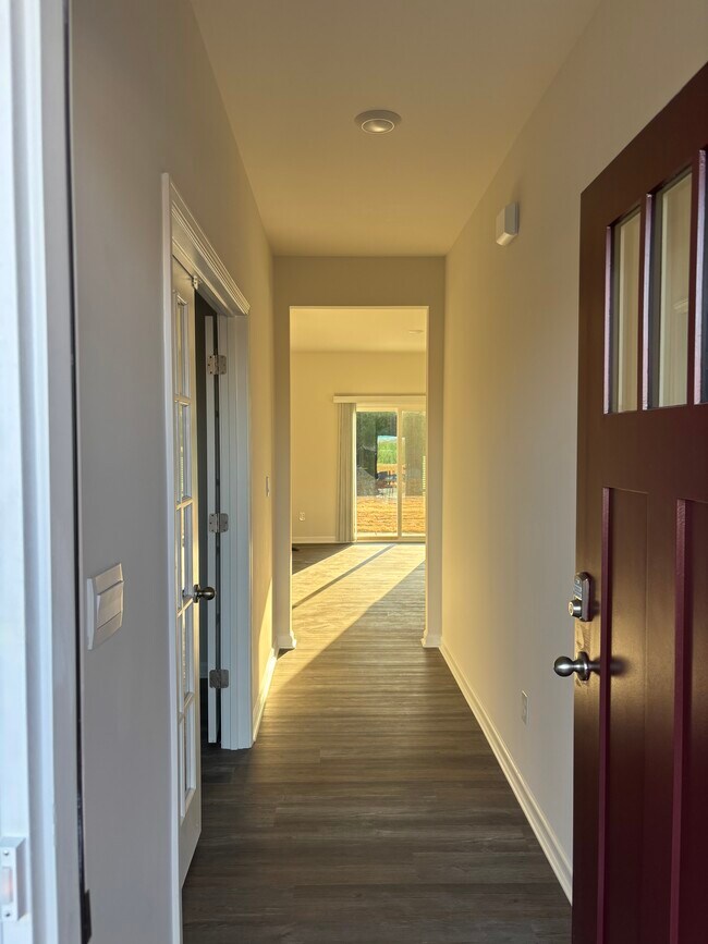 Pasillo de entrada - 250 Giant Oak Ave