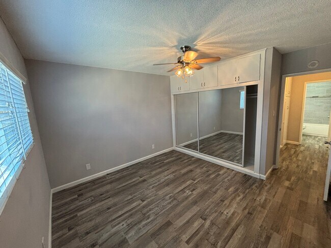 Foto del edificio - 3313 Artesia Blvd