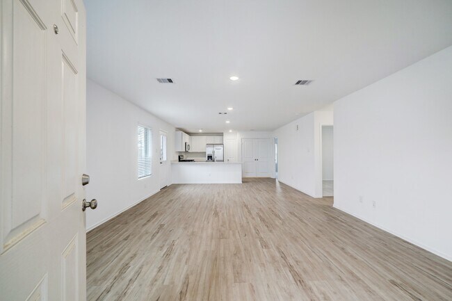 Building Photo - 8907 Estes Lks Dr