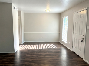Interior Photo - Creeks Edge