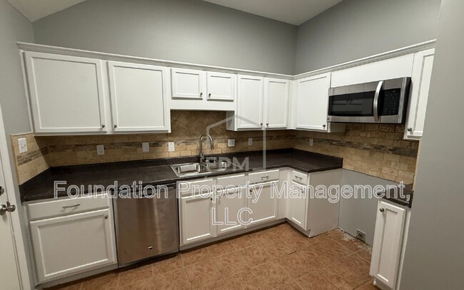 Building Photo - 96 Autumn Branch Ln