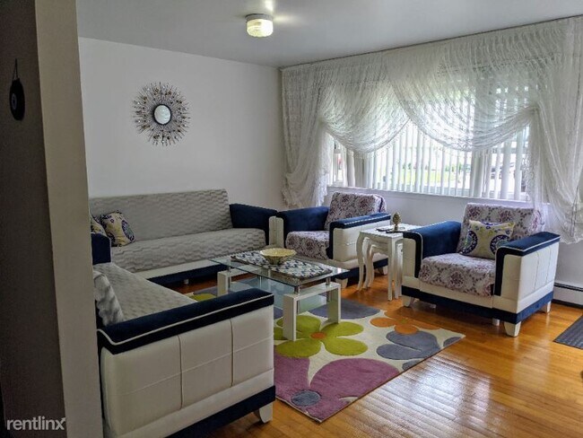 Foto del edificio - 3 br, 1 bath House - 15 Superior St