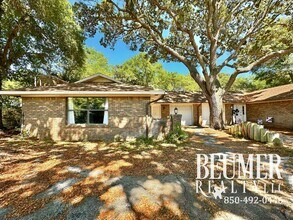 Building Photo - 5078 Leeward Dr