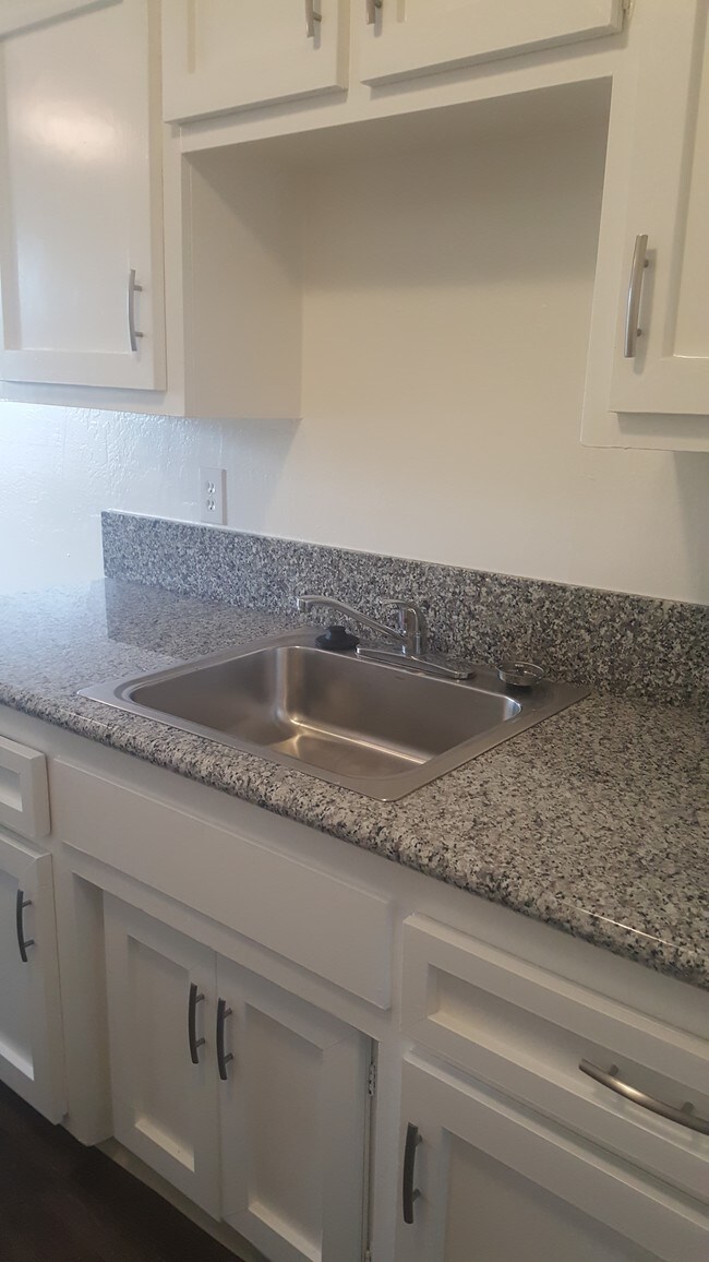 Park Place at Land Park Apartments 5949 Lake Crest Way Sacramento, CA