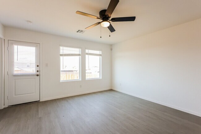 Foto del edificio - 536 Roquefort St