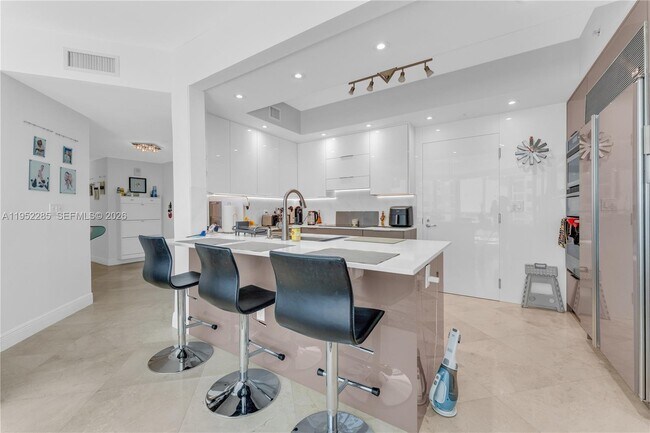 Foto del edificio - 3101 S Ocean Dr