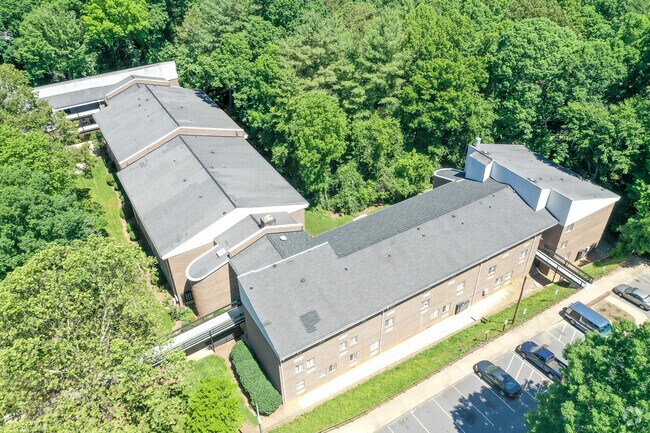 Arrowhead Apartments Asheville Nc Apartments Com