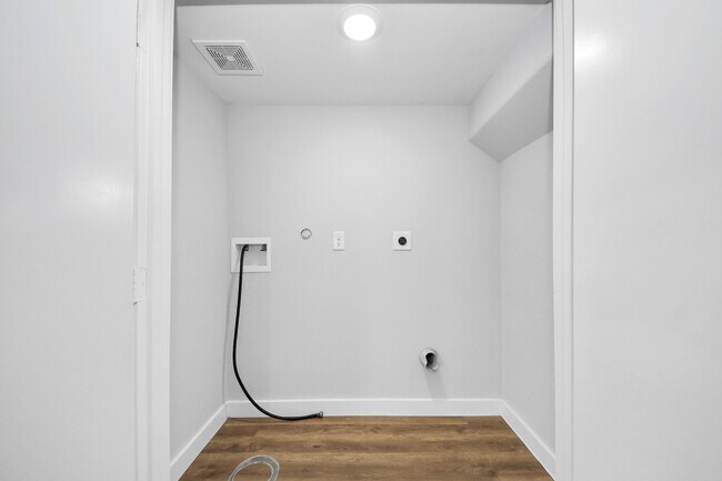 Foto del edificio - 6617 Bacher St