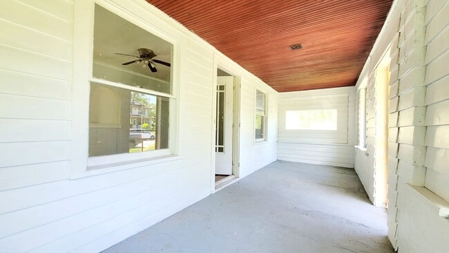 Building Photo - 721 Haney Ave