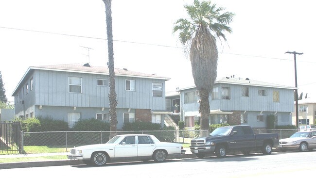 Foto del edificio - 6955-6961 Fulton Ave