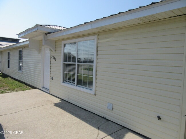 Foto del edificio - 5111 Flint Ave