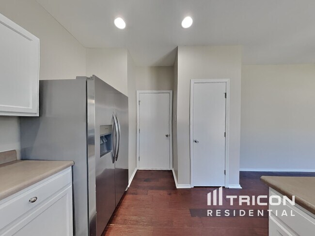 Foto del edificio - 526 Kerriann Ln