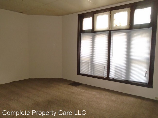 Building Photo - 406 E Gilbert St