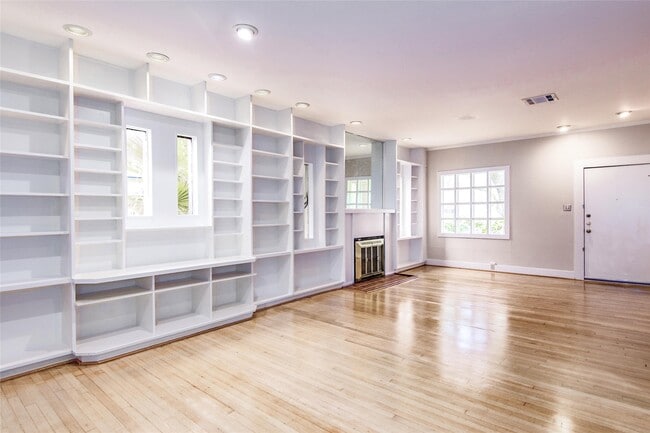 Building Photo - 1709 Missouri St