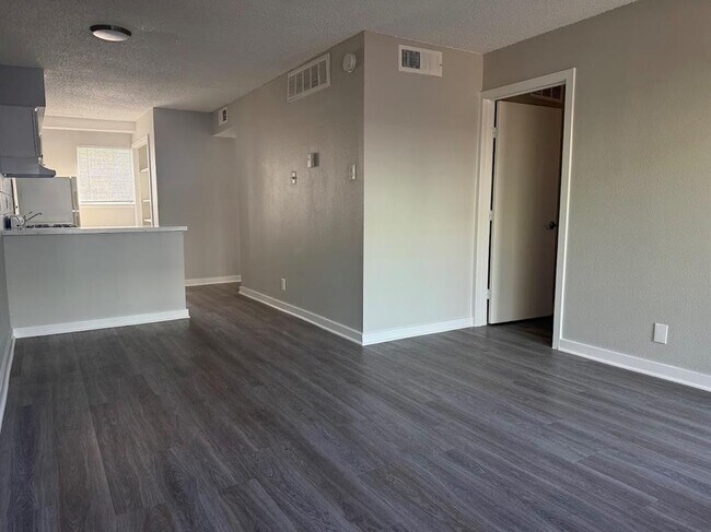 Foto del edificio - 311 E 31st St
