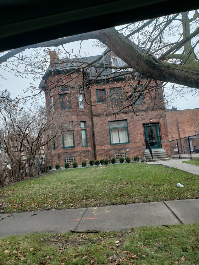 Primary Photo - 102 Garfield St