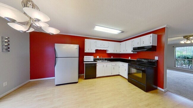 Building Photo - 2 Bedroom Townhome in Augusta!