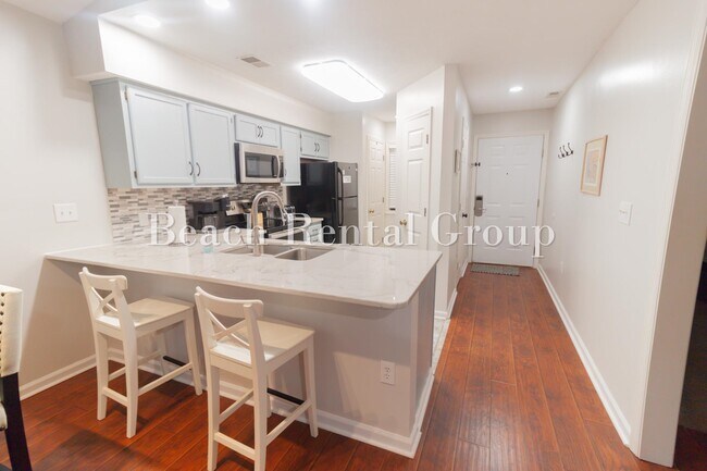 Building Photo - 4109 Pinehurst Cir